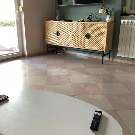 Melanie Apartman