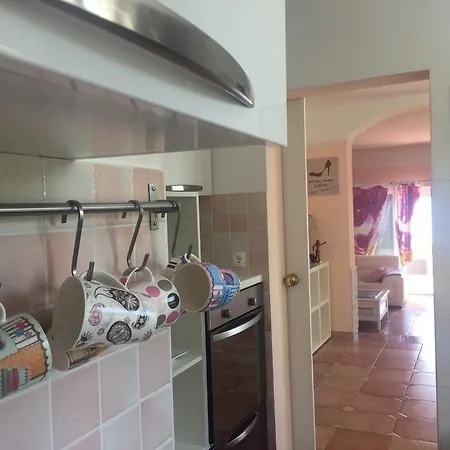 Melanie Apartman *