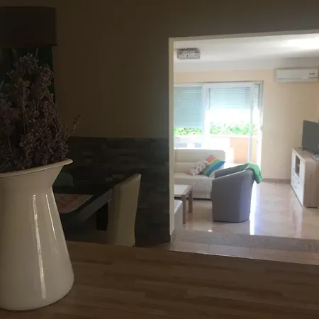 Melanie Apartman