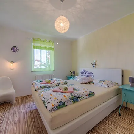 Melanie Apartment